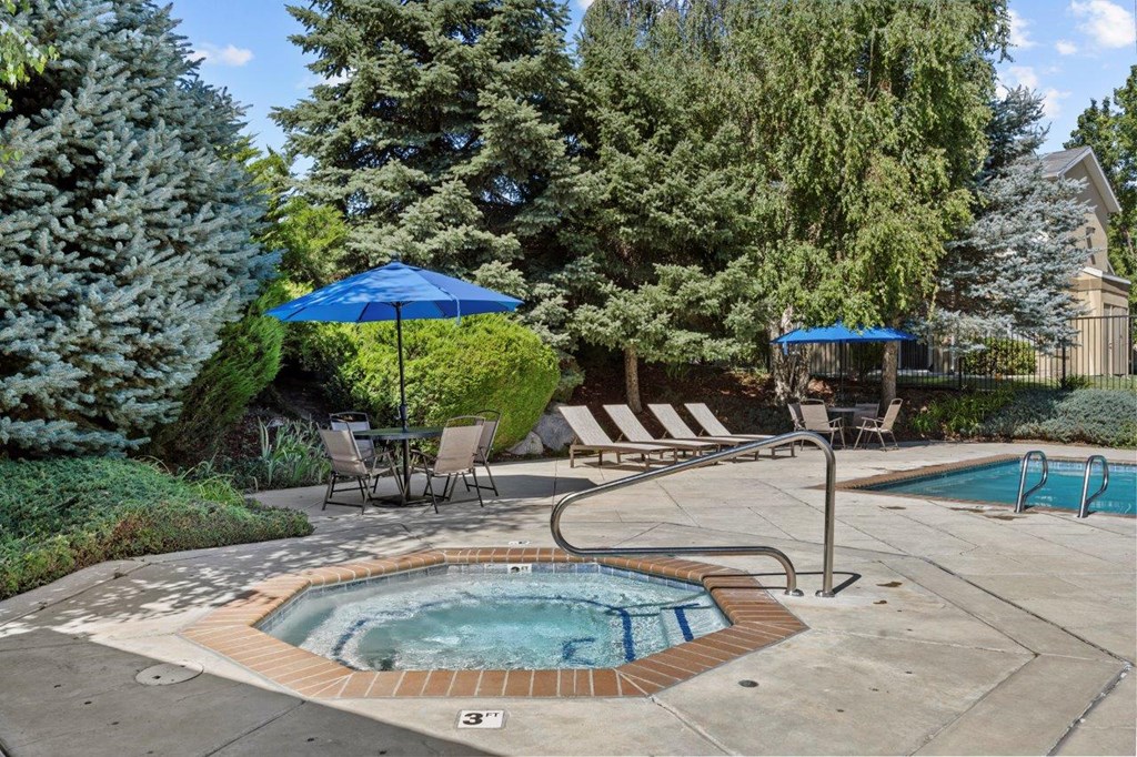 Heritage at Draper Apartments in Draper, Utah Pool and Hot Tub