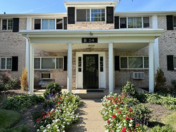 Rolling Green Exterior - Photo Gallery 22