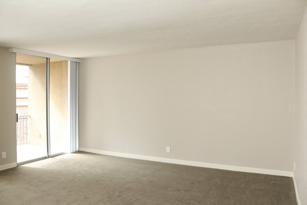 Summit at Point Loma Apartments Living Room