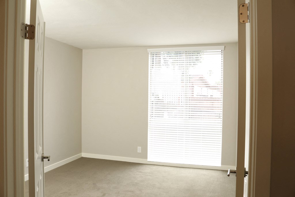 Summit at Point Loma Apartments Bedroom