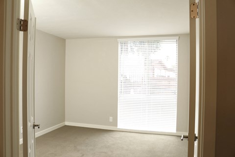 Summit at Point Loma Apartments Bedroom