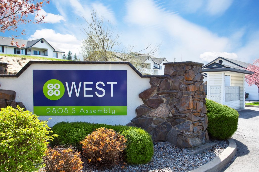 GoGo West Apartments Exterior Monument Sign