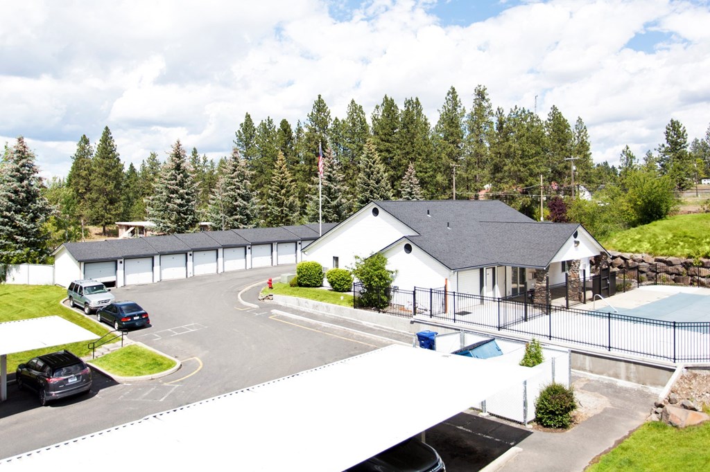 GoGo West Apartments Shaded Parking and Garages