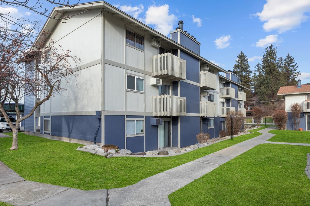 Peaks at Meadow Ridge exterior building