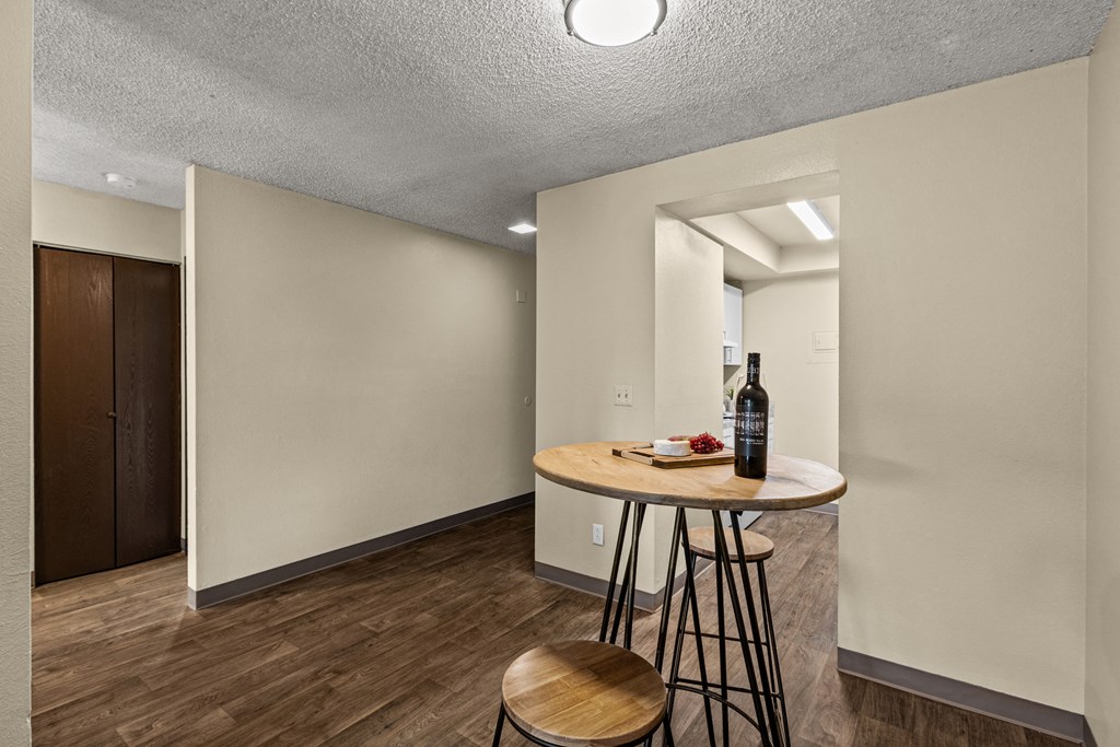 Cedar North Apartments dining area