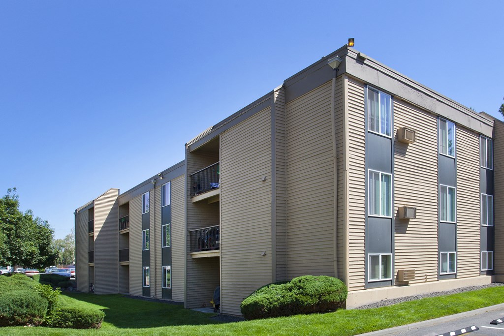 Cedar North Apartments Exterior Buildings