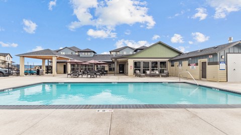 LarkViewVillage_Eugene_OR_Amenity_Pool