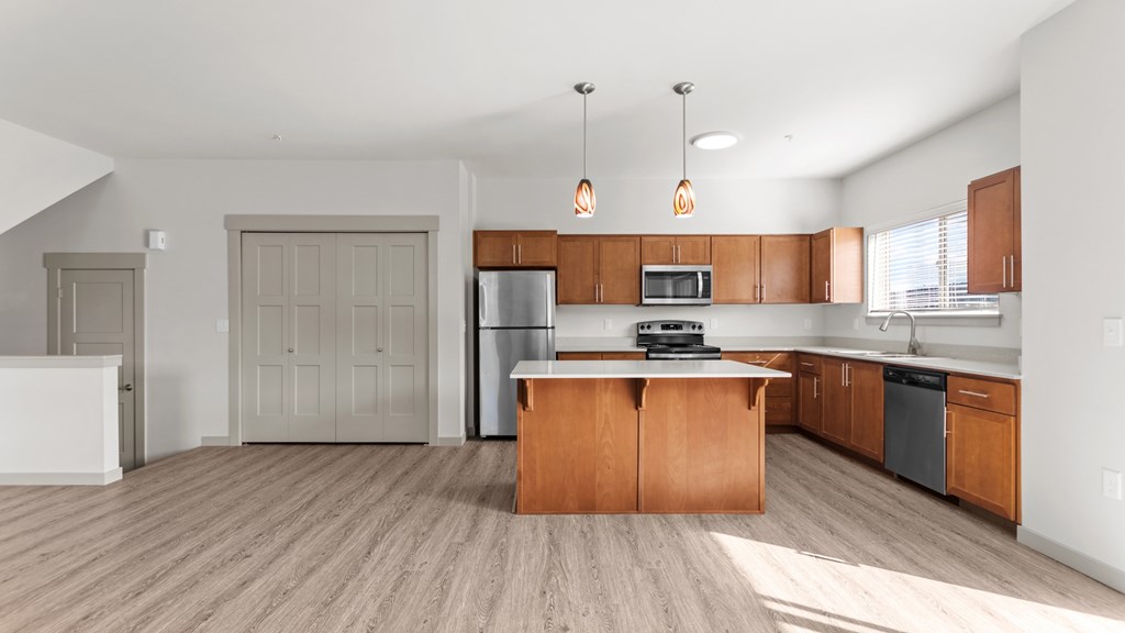 LarkViewVillage_Eugene_OR_2x2_Kichen