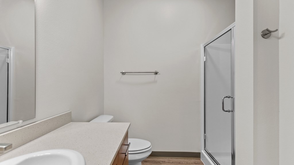 LarkViewVillage_Eugene_OR_2x2_Bathroom1