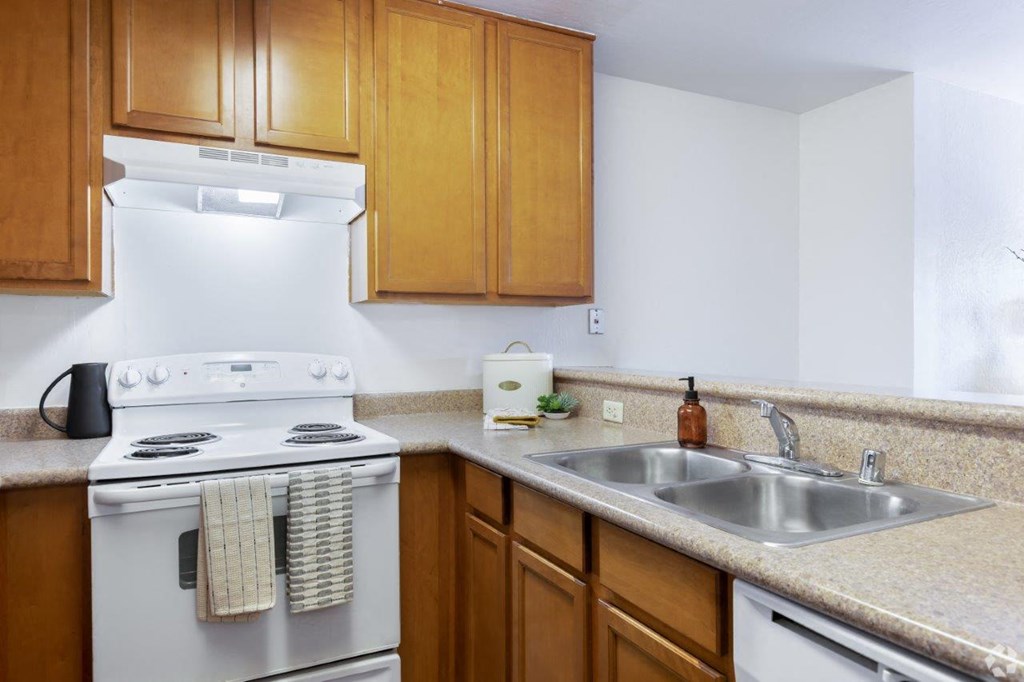 The Crest at Pleasant Hill Apartments Kitchen