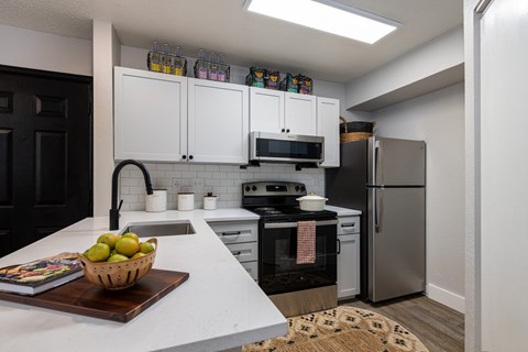 Ironwood at the Ranch Apartments kitchen with stainless steel appliances