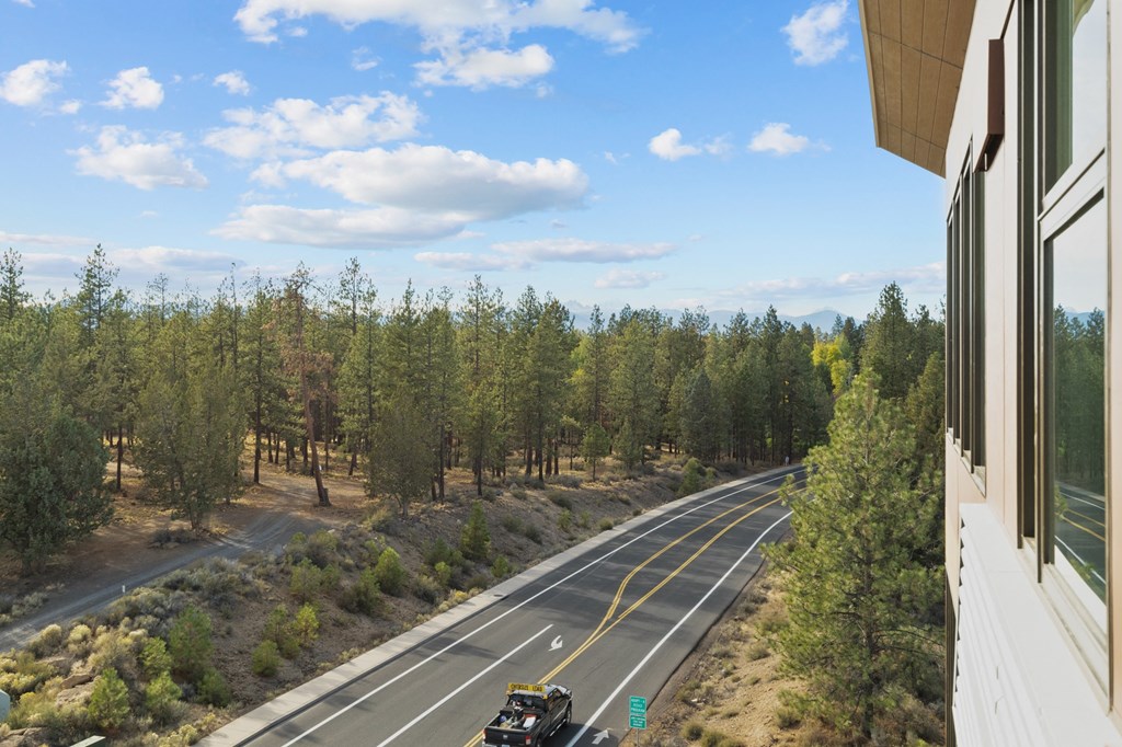 Strata_Bend_OR_Studio_1