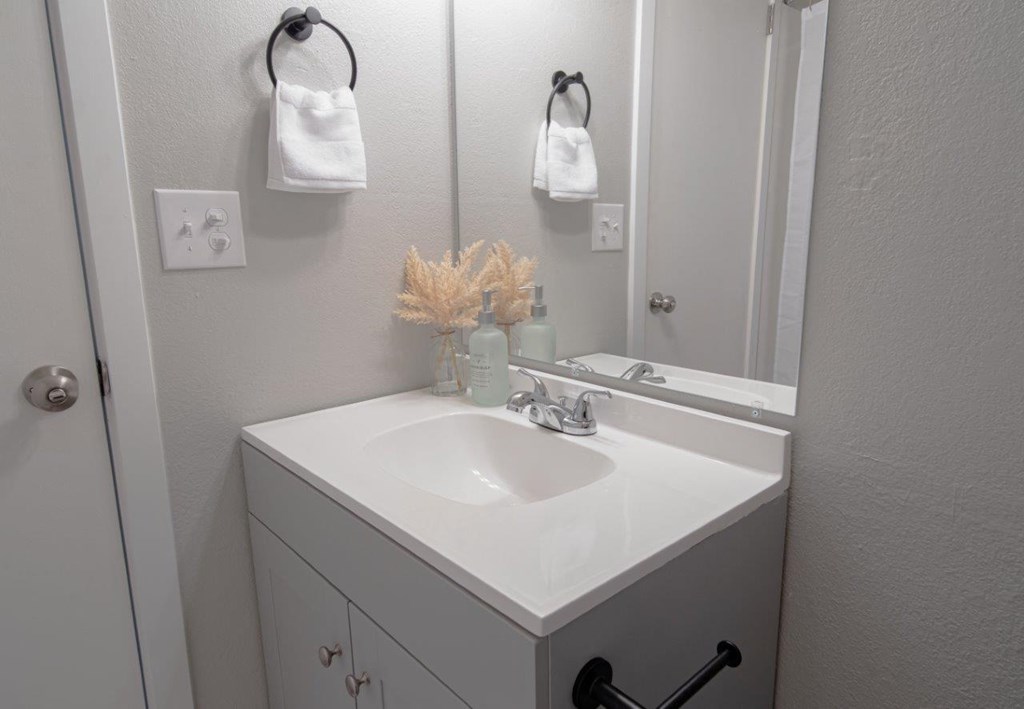 Jefferson West Apartments in Boise, Idaho Bathroom