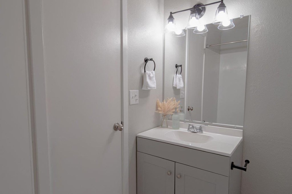 Jefferson West Apartments in Boise, Idaho Bathroom