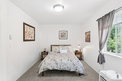 Jenna Village Apartments in Springfield, Oregon Model Bedroom