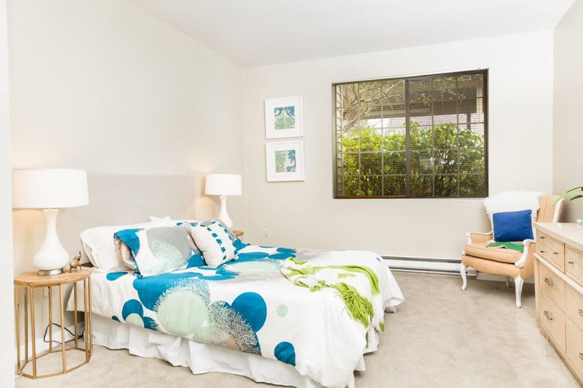 Keeler's Corner Apartments Model Bedroom and Window - Photo Gallery