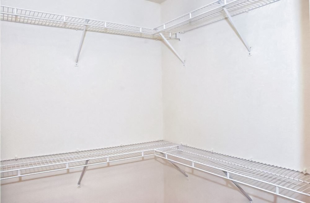 Kent Manor Apartments Bedroom Closet