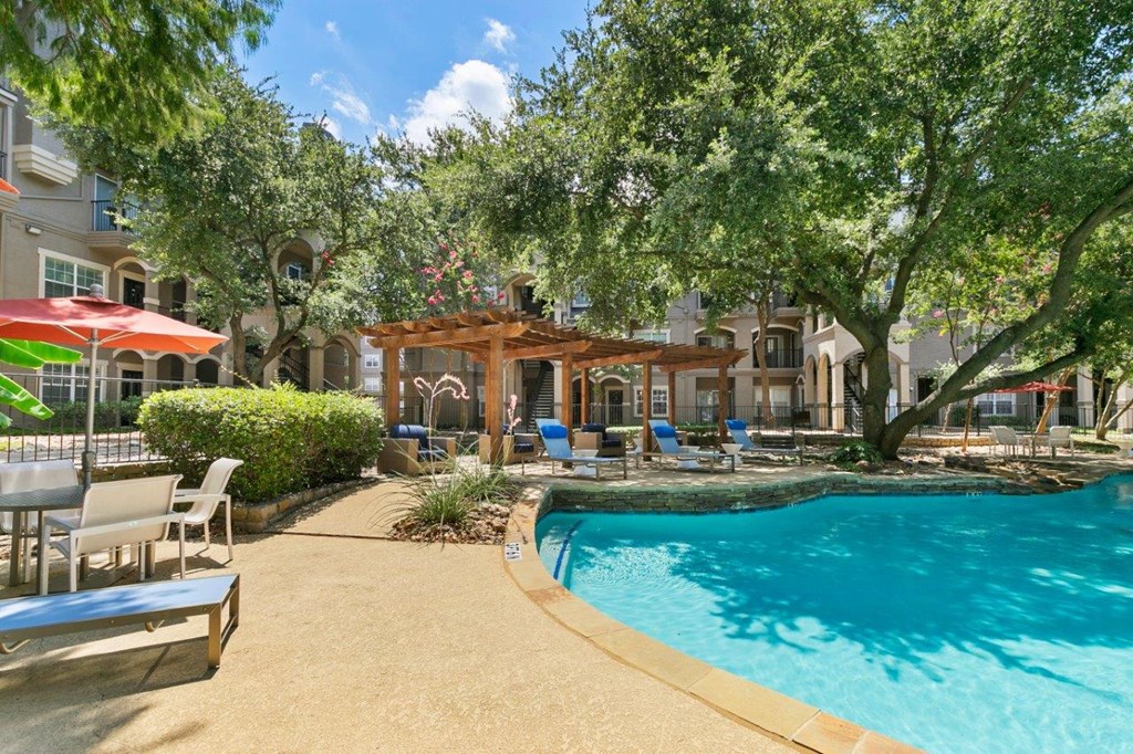 La Costa Villas in Dallas, Texas Pool with Lounge Chairs
