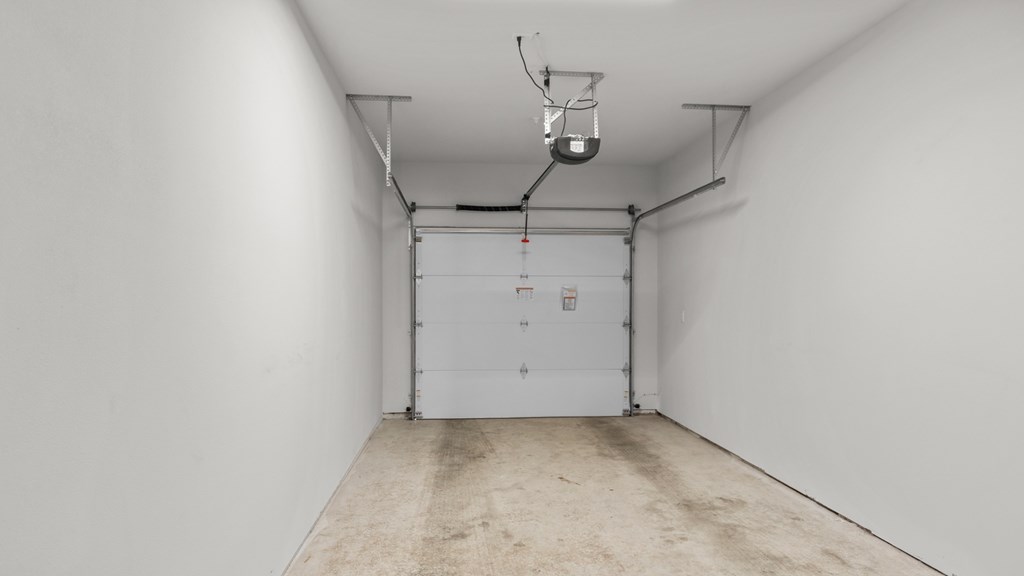 LarkViewVillage_Eugene_OR_1x1A_Garage