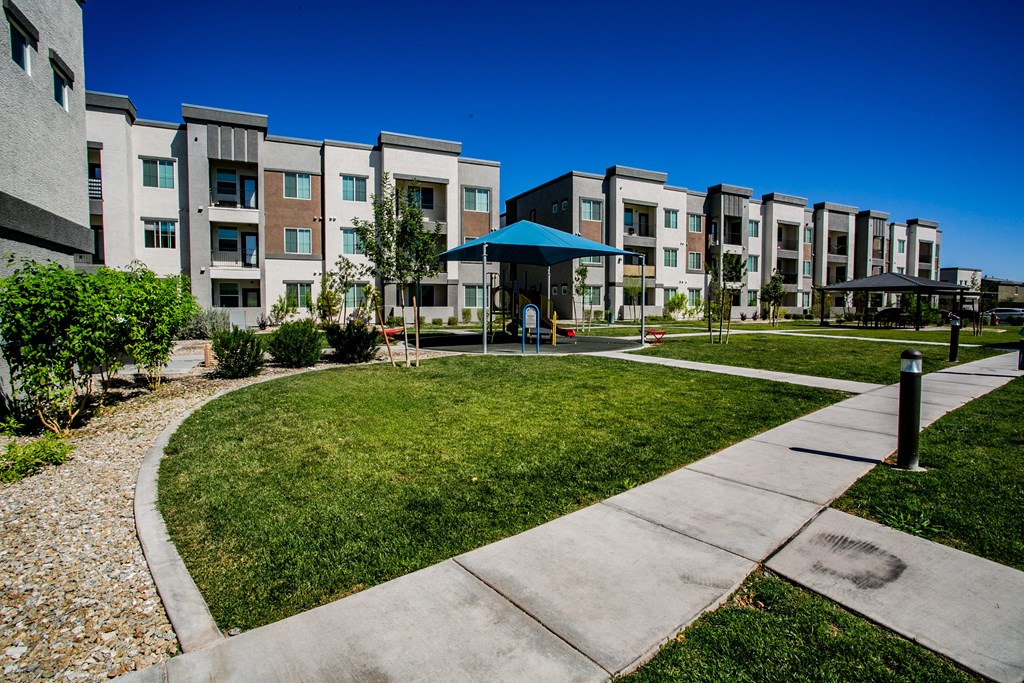 private amenities at the bradley braddock road station apartments