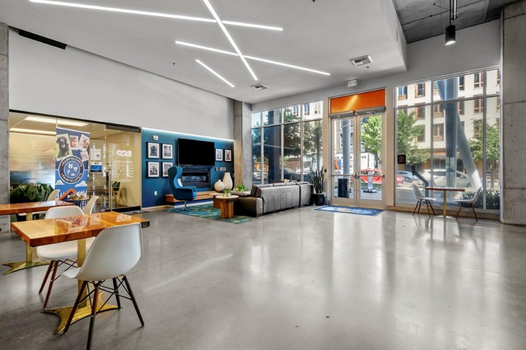 Q21 Apartments in Portland, Oregon Lobby