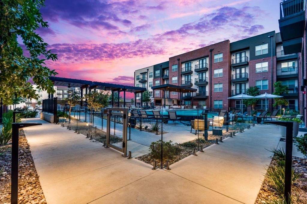 Lenox Cooper Apartments in Arlington, Texas Exterior and Pool Area