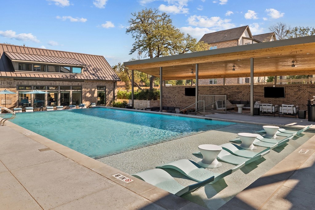 Lenox Grand Apartments in Austin, Texas Private Patio