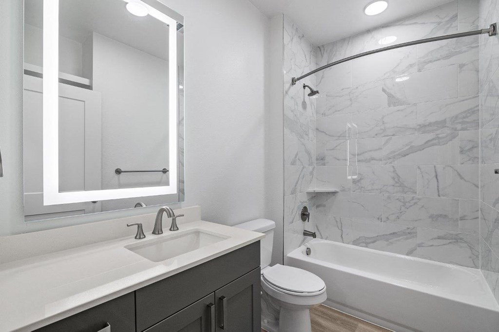 Lenox Katy Crossing Bathroom with Bathtub