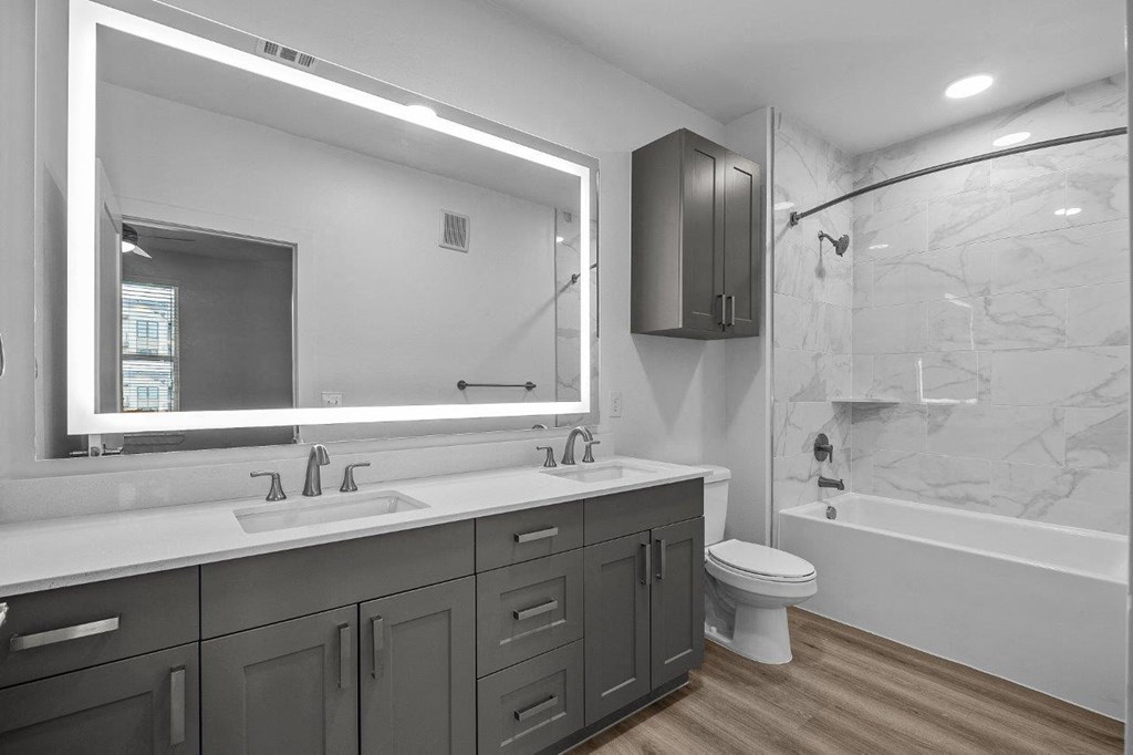 Lenox Katy Crossing Bathroom with Bathtub