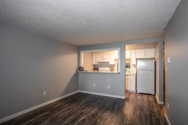 2136 W Riverside Avenue Studio-2 Beds Apartment for Rent - Photo Gallery 1