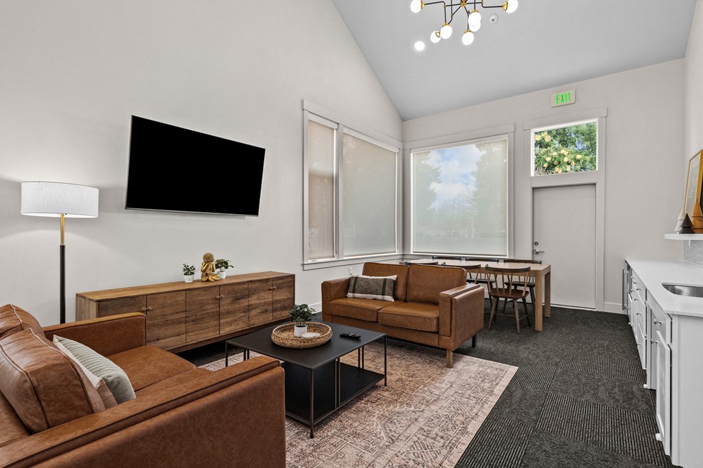 FirGrove_Vancouver_WA_Amenities_CommunityLounge_TV