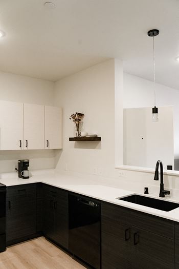 EastForkCommons_LaCenter_Oregon_AmenityGallery_Counters