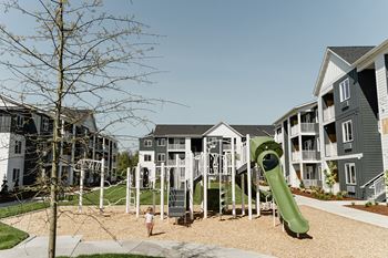 EastForkCommons_LaCenter_WA_Amenity_Playground_girl