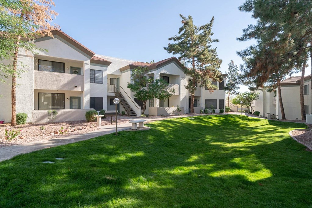 exterior view at the bradley braddock road station apartments