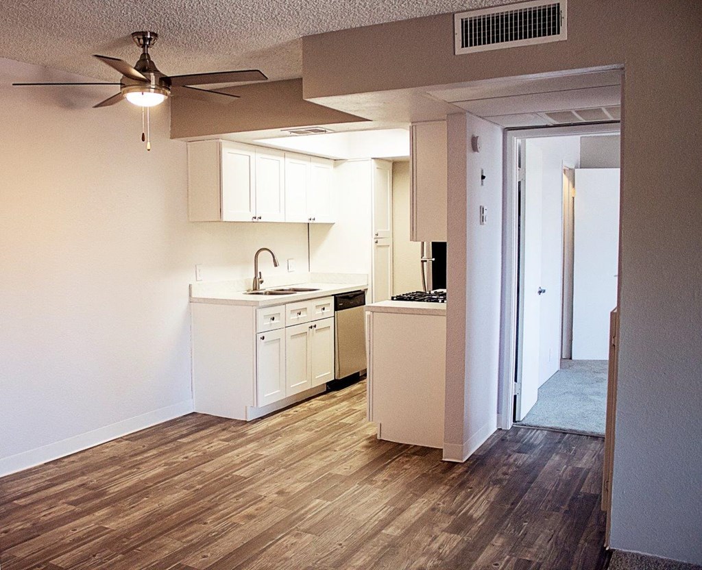 Madera at Metro Dining Area and Kitchen