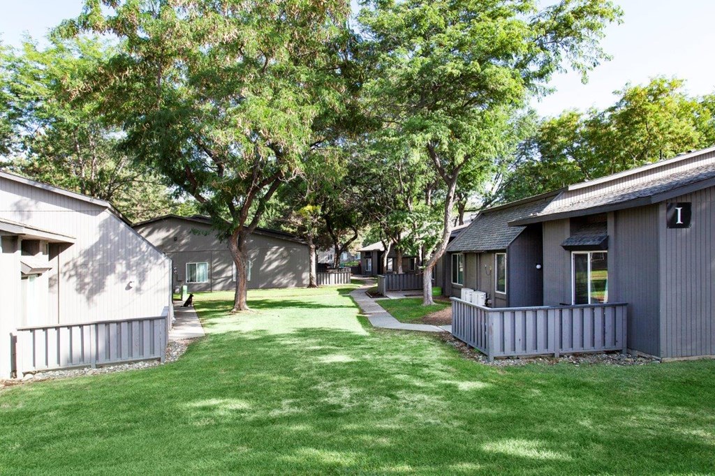 Maple Ridge Apartments Exterior