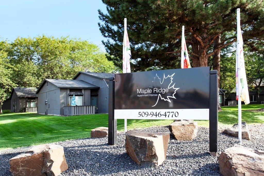 Maple Ridge Apartments Monument Sign