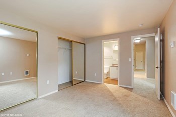 Maybeck at the Bend Apartments Bedroom and Entryway in Tigard, OR Maybeck at the Bend Apartments Bedroom and Entryway in Tigard, OR - Photo Gallery 5