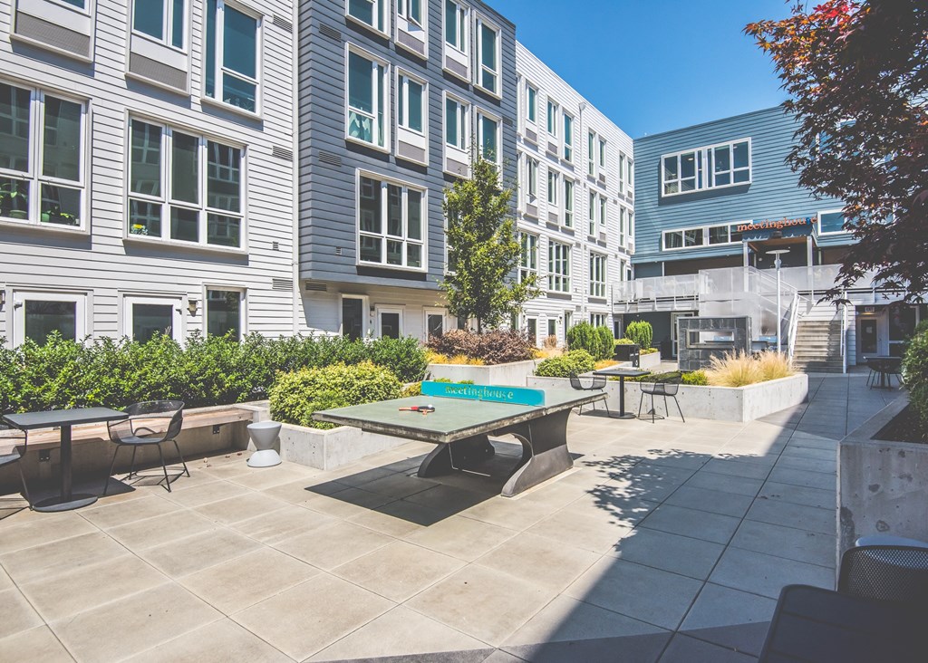 Meetinghouse Apartments Outdoor Courtyard and Ping Pong Table