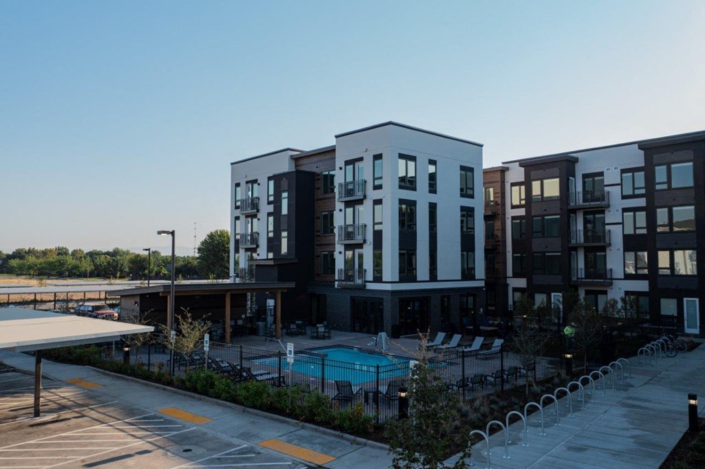 Meritage West Apartment Homes in Boise, Idaho Exterior and Pool