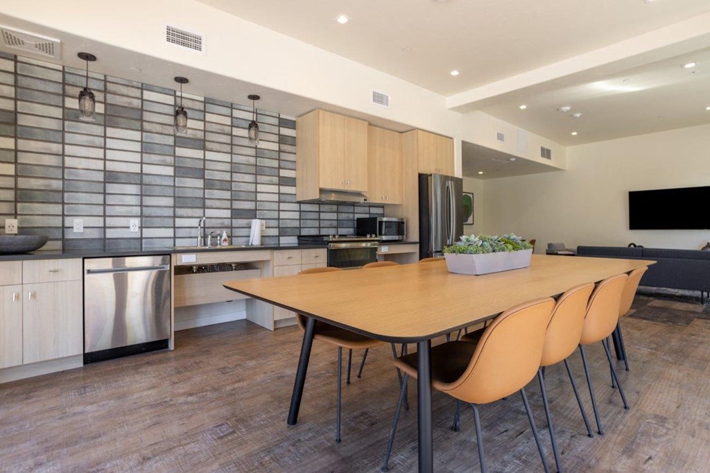 Meritage West Apartment Homes in Boise, Idaho Clubhouse Lounge and Kitchen