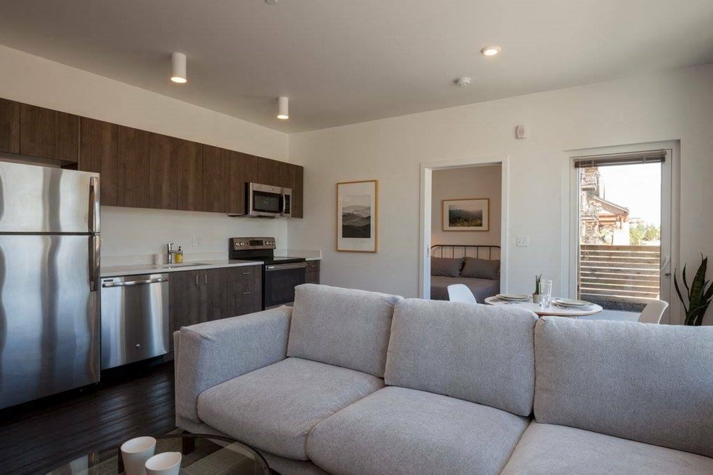 RangeApartments_Bend_Oregon_Interior_LivingRoom