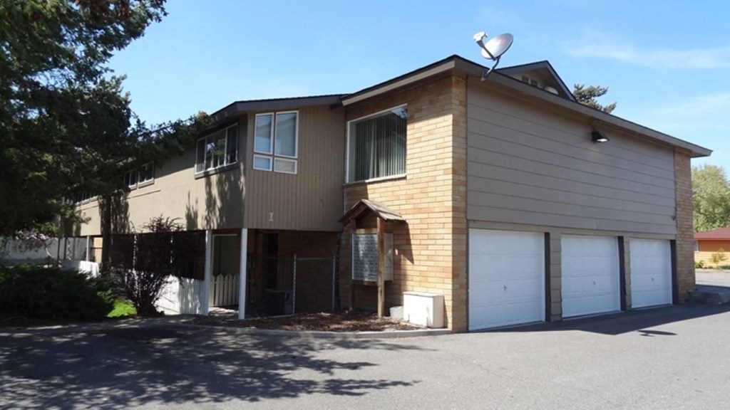 Morain Estates Exterior