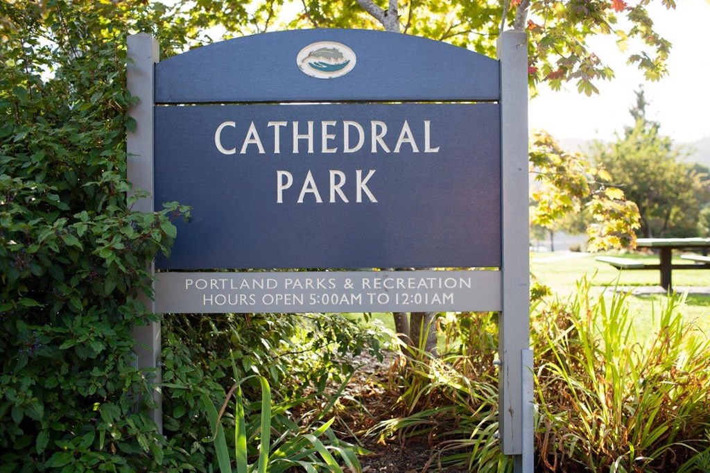 The Melrose_Portland OR_The Melrose cathedral park sign