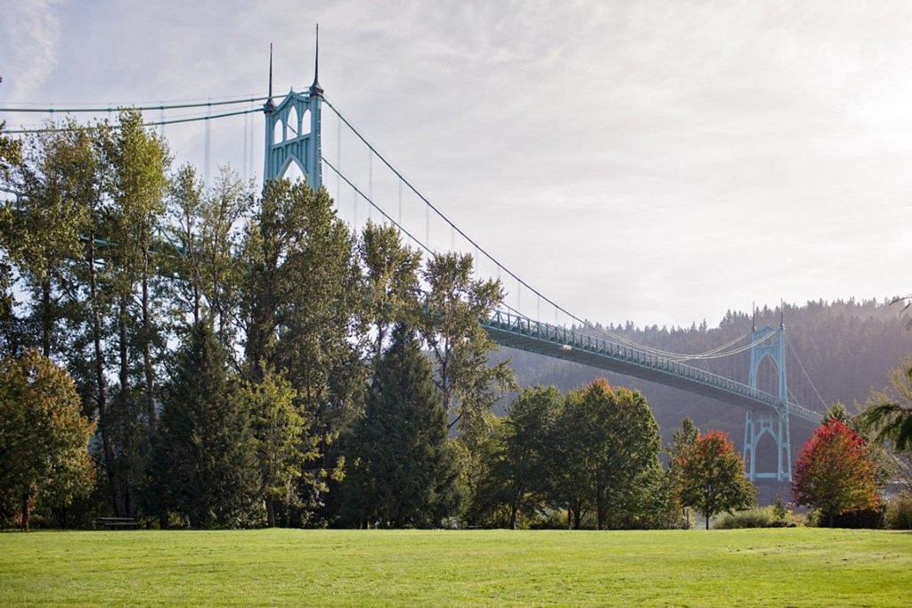 The Melrose_Portland OR_The Melrose grass and bridge