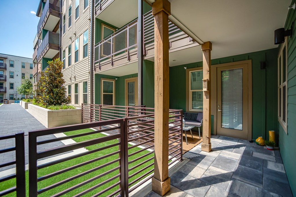 Discovery at the Realm Apartments Patio