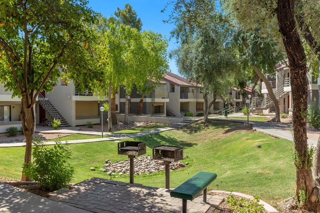 North Mountain Village Courtyard Grilling Area