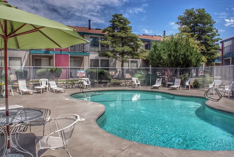 Northpoint Apartments Pool Area