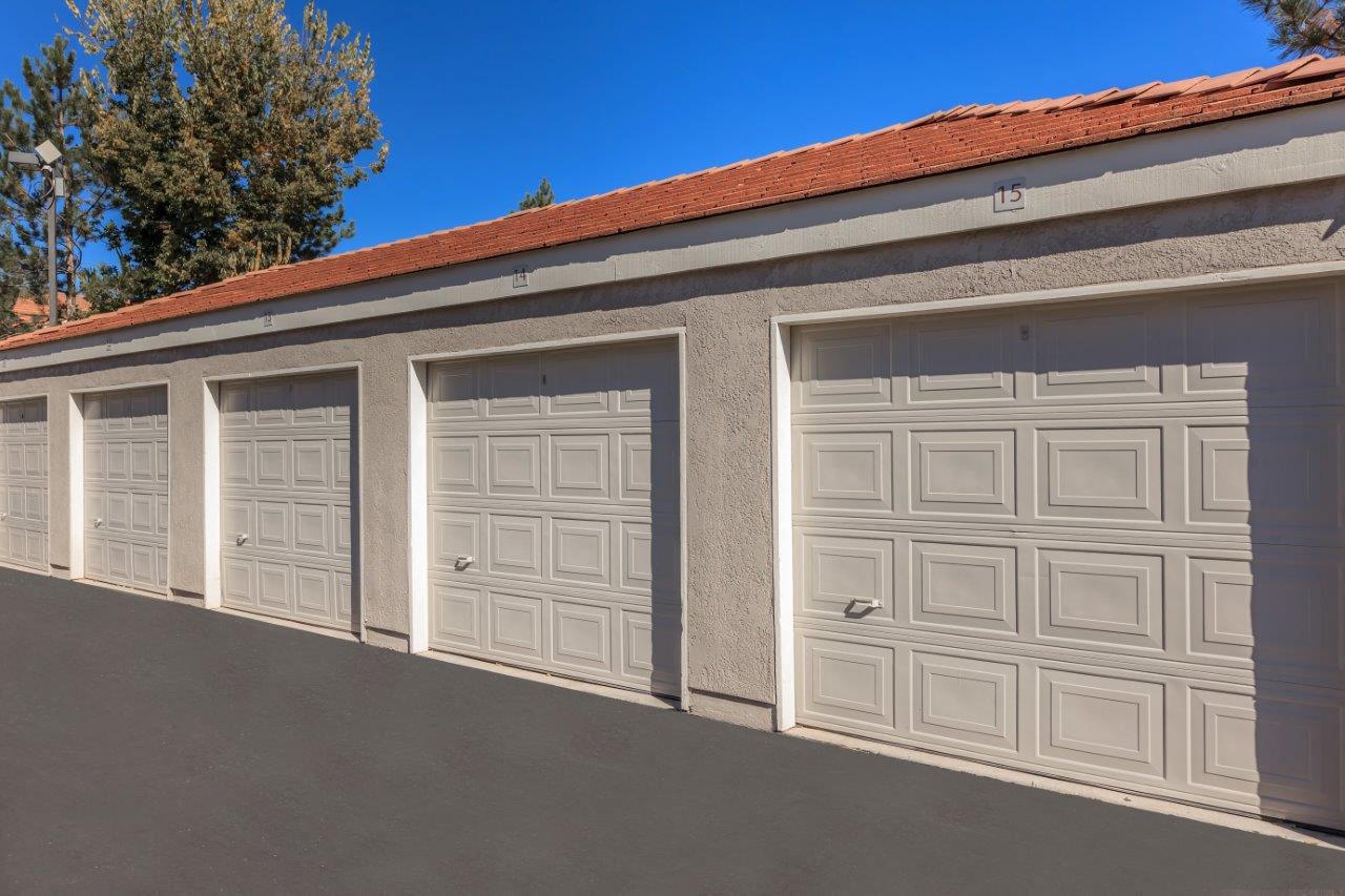 Sagecliff Apartments Garages