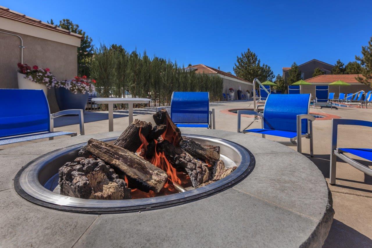 Sagecliff Apartments Outdoor Fire Pit